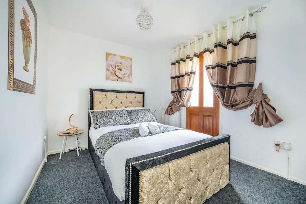 *C.Sani* Setup For Your Most Relaxed & Amazing Stay + Free Parking + Free Fast Wifi * Leeds  Luaran gambar