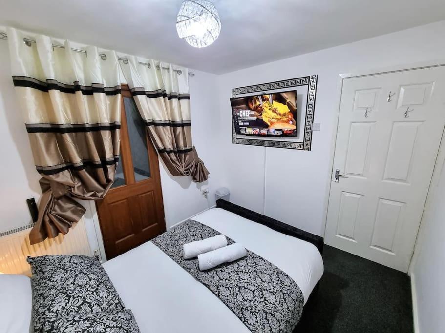 *C.Sani* Setup For Your Most Relaxed & Amazing Stay + Free Parking + Free Fast Wifi * Leeds  Luaran gambar